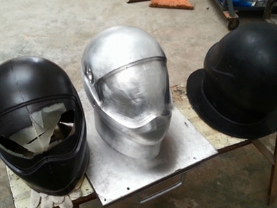 2014年12月28日珠海市恒基业安全头盔有限公司，与我公司签署压力1.0Mpa，温度220℃复材热压罐1台。
